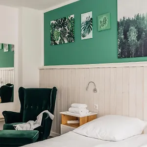 Centrally Located 2-room Deutschland